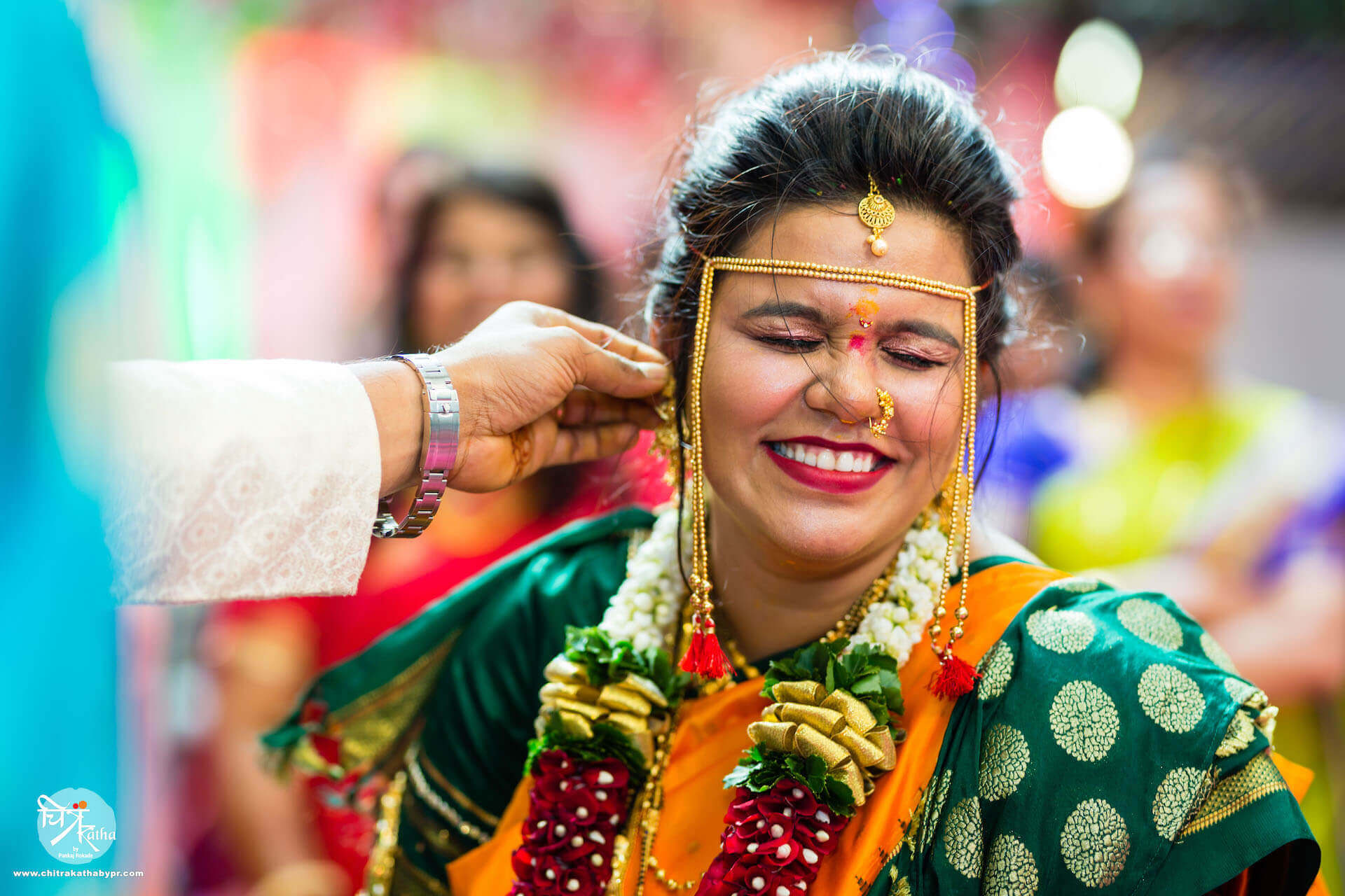 Wedding pose for marathi bride.
